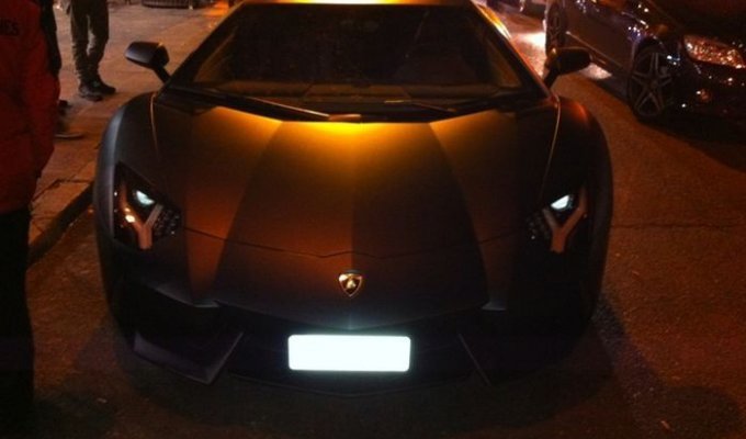 Криштиану Роналду купил себе на день рождения Lamborghini Aventador CR7 (6 фото)