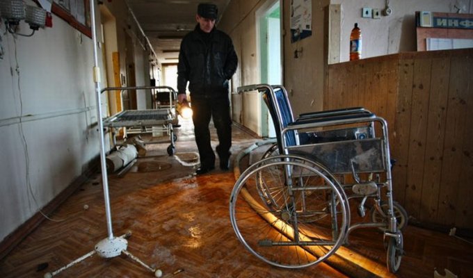  Брошенная больница в Калининграде (24 фото)
