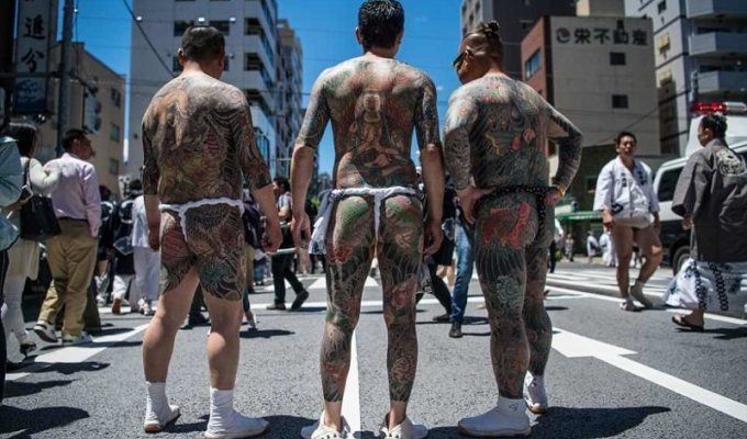 Гейши, самураи и якудза: в Токио прошел Фестиваль трех святынь (8 фото + 1 видео)