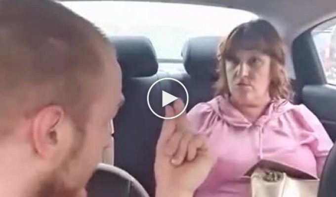 В Новосибирке пьяная пассажирка избила слабослышащего водителя