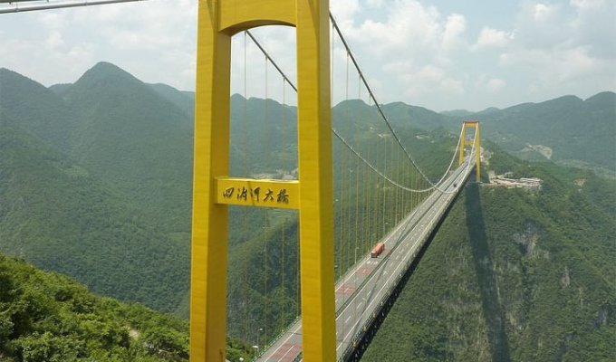 10 самых страшных мостов в мире (10 фото)