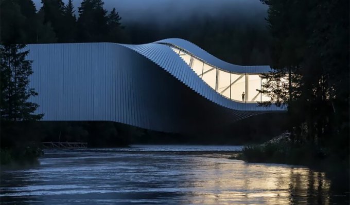В Норвегии открылся "скрученный" музей-мост (13 фото)
