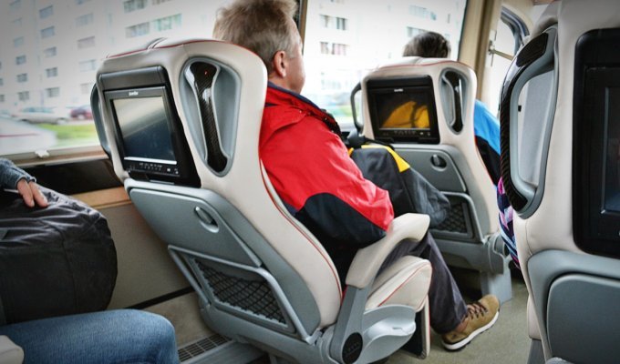 Микроавтобус, с комфортом, как в самолете (10 фото)