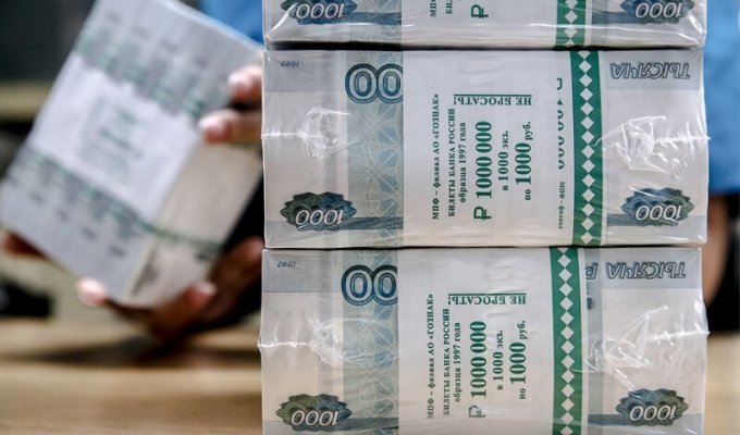 Полковник ФСБ Черкалин согласился отдать государству 6 млрд рублей и запонки (1 фото)