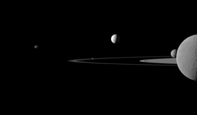Cassini: 20 лет в космосе (9 фото)
