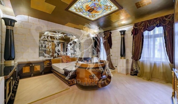 Русский фараон выставил на продажу свою квартиру (9 фото)