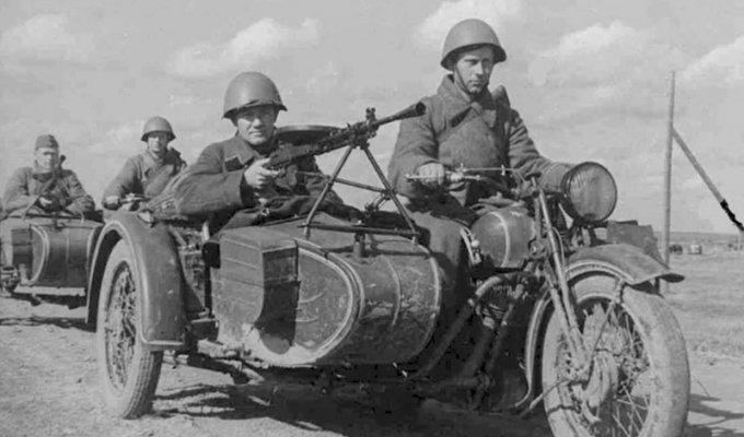 Легендарные мотоциклы Второй мировой (23 фото)