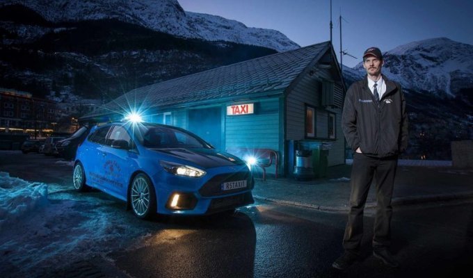 В Норвегии таксист возит клиентов на 350-сильном Ford Focus RS (2 фото + 1 видео)