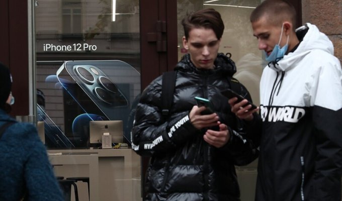 Дуров назвал iPhone 12 Pro «корявой железякой» (1 фото)
