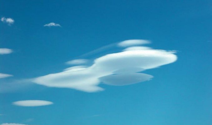 Причудливые облака (13 фотографий)
