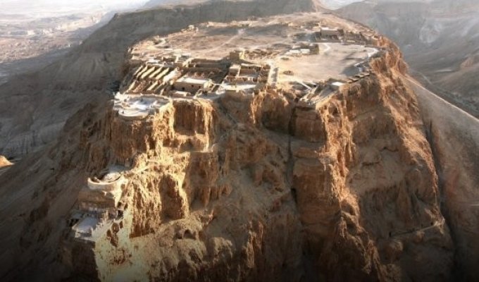 Крепость Масада - последний рубеж обороны евреев (37 фото + 1 видео)