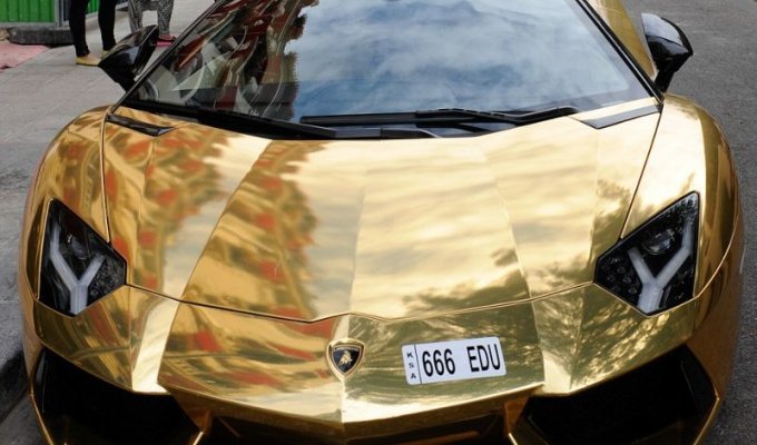 Позолоченный Lamborghini Aventador - предел роскоши (5 фото)