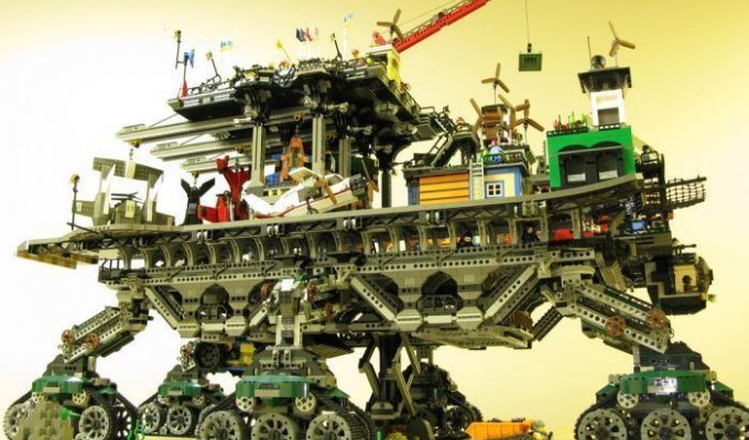 Город из Lego (15 фото)