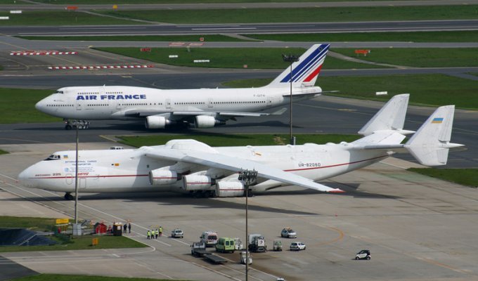 Три самых больших в мире самолёта (34 фото)