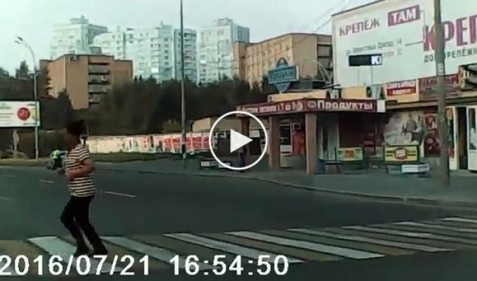 В Екатеринбурге сотрудник ДПС сбил велосипедиста