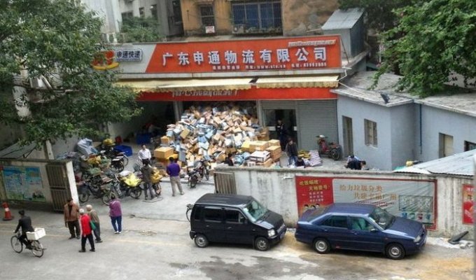 Китайский склад интернет-магазина (9 фото)