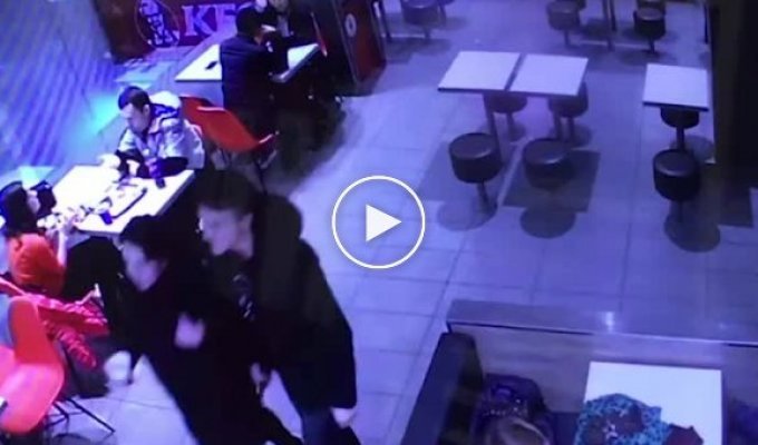 Видео массового избиения в KFC