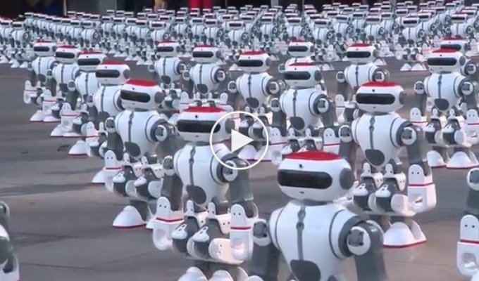 В Китае толпа танцующих роботов установила новый мировой рекорд