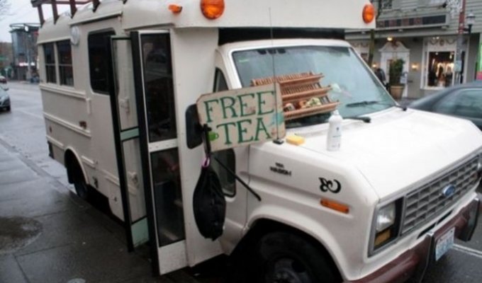 Бесплатные вечеринки в чайном автобусе (5 фото + видео)
