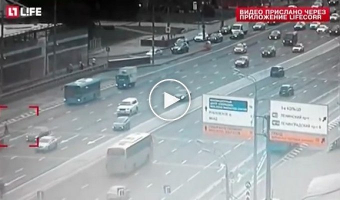 Автомобиль BMW Минобороны России насмерть сбил пешехода