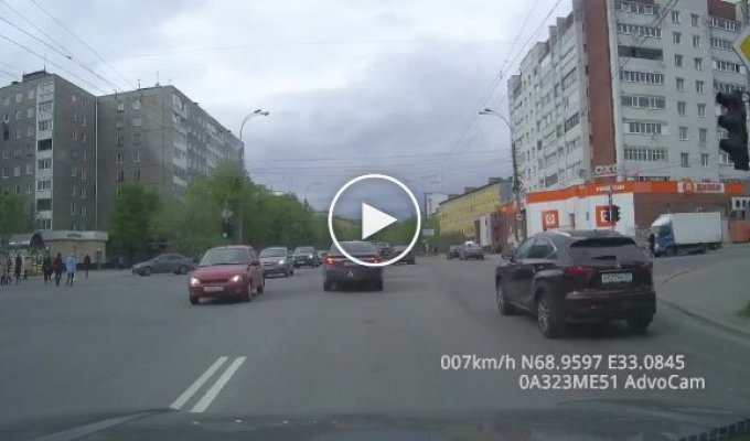 В Мурманске погиб водитель, устроивший ДТП с автобусом