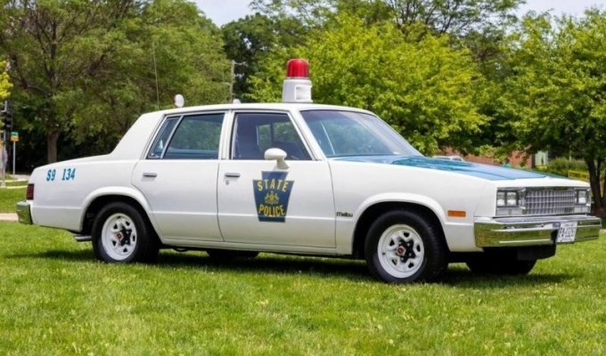 На чем ездили копы в восьмидесятых: Chevrolet Malibu пенсильванской полиции (18 фото + 1 видео)