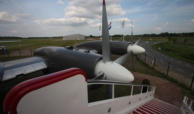 Ил-18 стал настоящим комфортабельным отелем (11 фото)