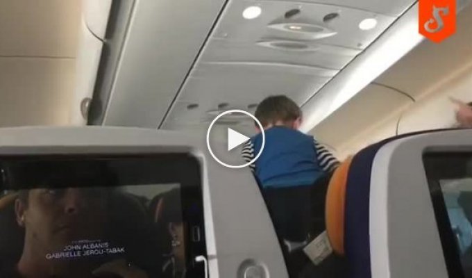 Невыносимый полет с кричащим ребенком