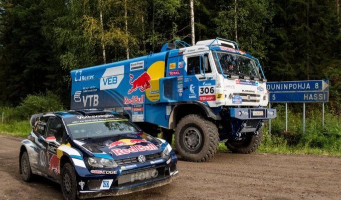 Дакаровский КамАЗ против раллийного VW Polo WRC (8 фото + 1 видео)
