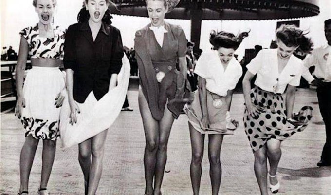 Как выглядели и одевались девушки 40-х (27 фото)