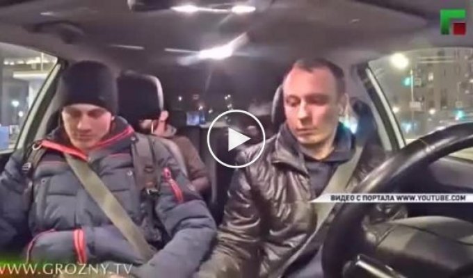 Троих жителей Чечни публично отчитали на камеру за обман таксиста в Москве