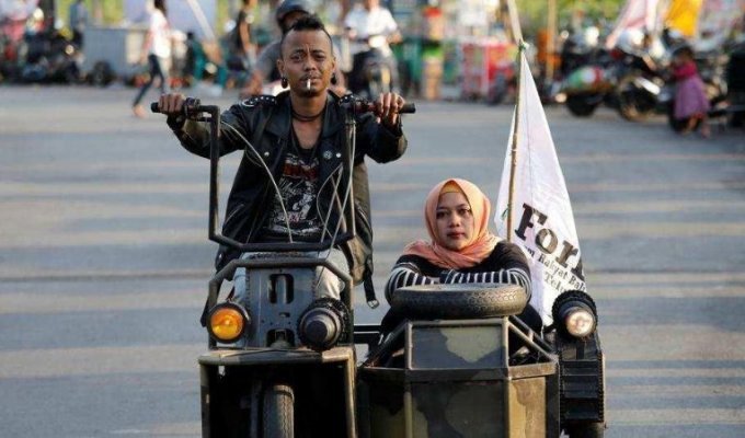 Молодежь Индонезии хвастается своими кастомными байками (9 фото)