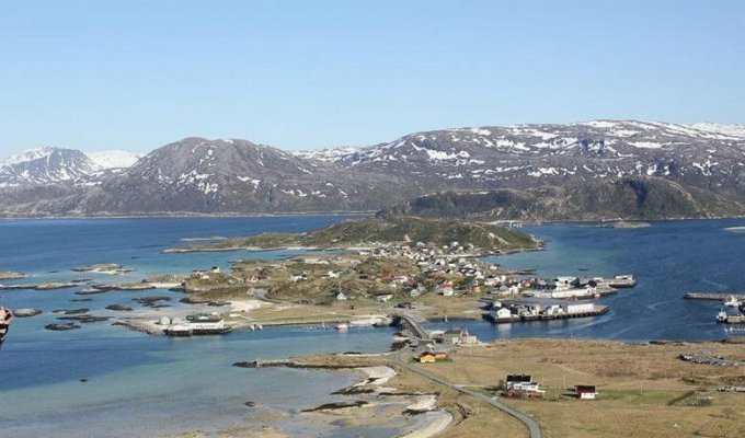 Норвежский остров объявил себя свободной от времени зоной (1 фото)