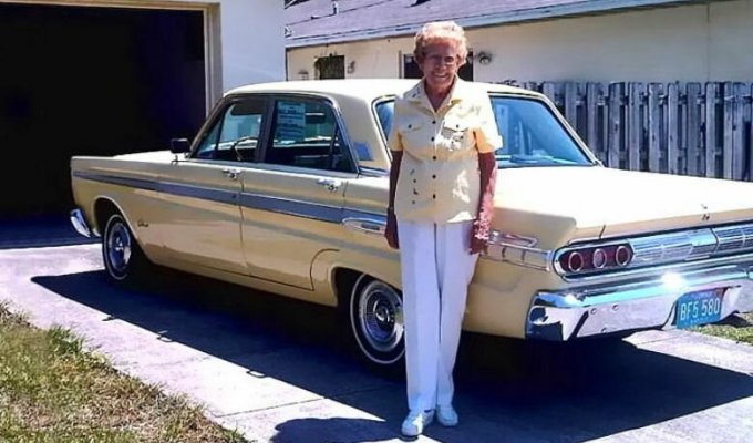 Никогда не подводила и не предавала: женщина проездила на одной машине 48 лет (11 фото + 2 видео)