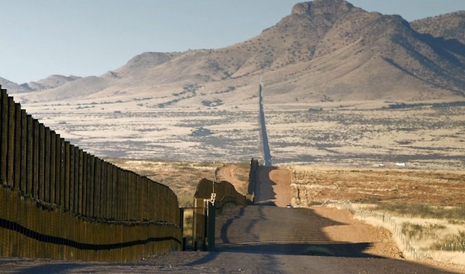 Пограничная стена между США и Мексикой (38 фото)
