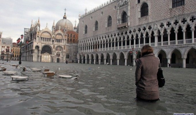 Наводнение в Венеции (25 фото)