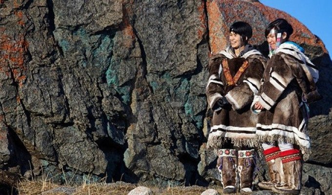Одолжить чужую жену и еще 8 национальных особенностей эскимосов, которые вас поразят (8 фото)