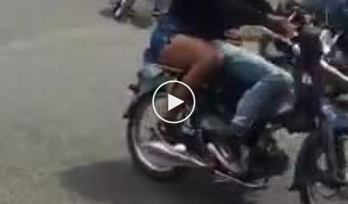 Уличные гонки на мотоциклах в Бразилии