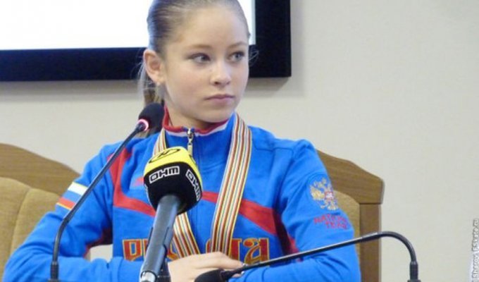 Юлия Липницкая - самая юная чемпионка в истории зимних Олимпийских игр (11 фото)