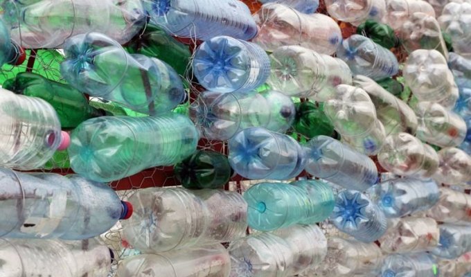 Ежедневно мы вдыхаем до 130 частиц пластика, что провоцирует возникновение многих заболеваний (3 фото)