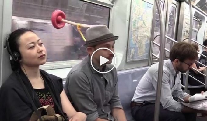 Незаменимое устройство для тех, кто любит вздремнуть в метро