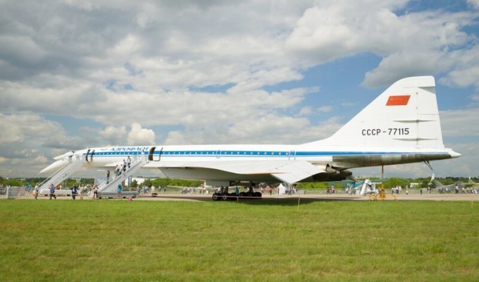 Ту-144: почему сверхзвуковой пассажирский самолет сняли с эксплуатации (4 фото)