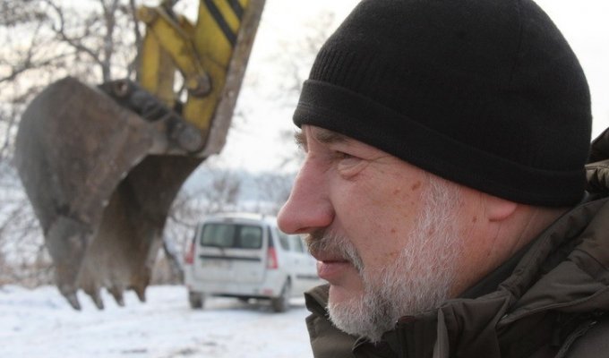 Как на Донбассе тормозят с восстановлением школ и мостов