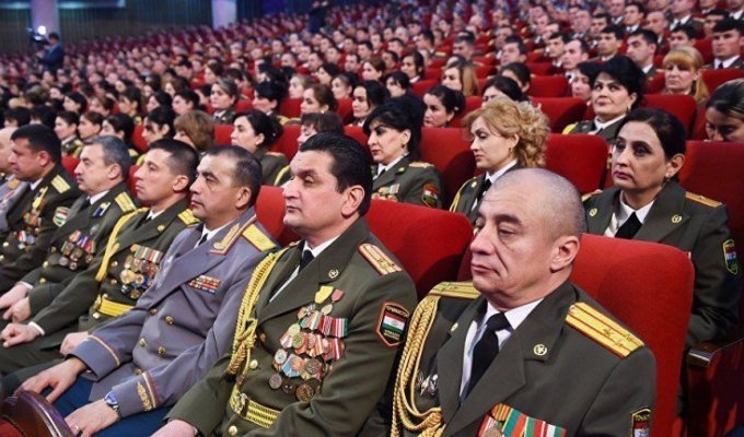 В Таджикистане переименуют советские воинские звания (1 фото)