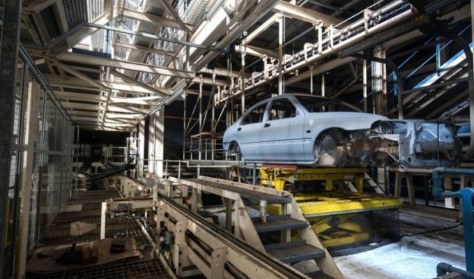 Автомобильный завод MG Rover через десять лет после закрытия (15 фото)