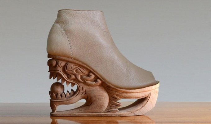 Резные деревянные платформы для безумно творческой обуви (10 фото)
