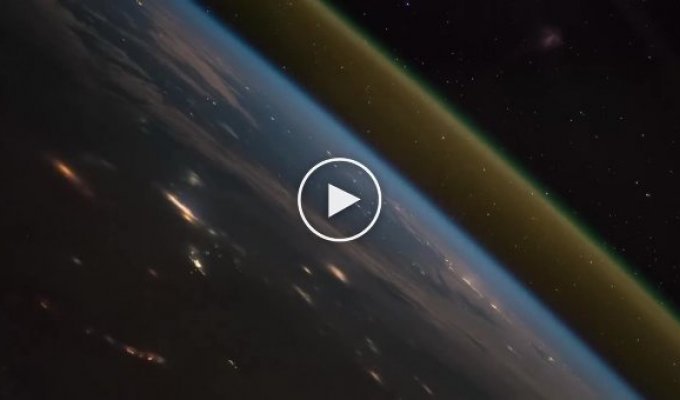 Видео запуска корабля Прогресс МС-10 с борта МКС