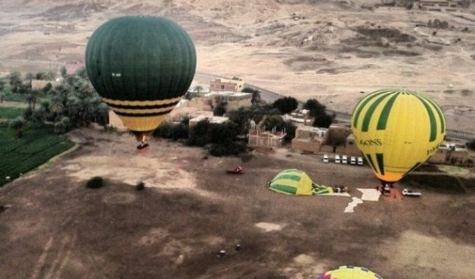 Полет на воздушном шаре стал смертельным для туристов (8 фото)