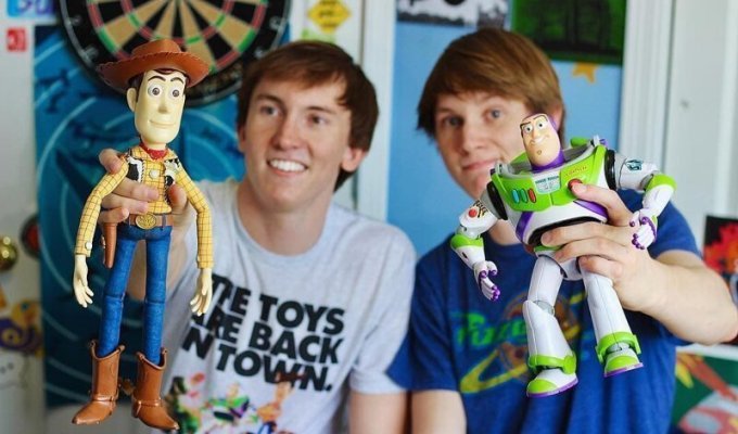 Два брата воссоздали комнату Энди из «Истории игрушек 3» и сняли ремейк (12 фото + 3 видео)