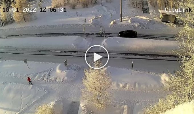 Автомобилист сбил женщину на пешеходном переходе в Карелии